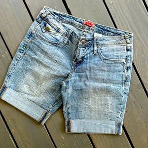 NoBoundaries Bermuda Shorts